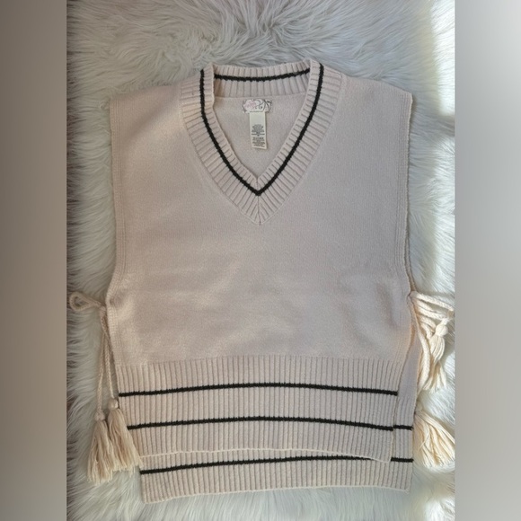 Free People All Star Stripe Poncho Cream Knit Sweater Vest Black Stripes - Picture 3 of 5